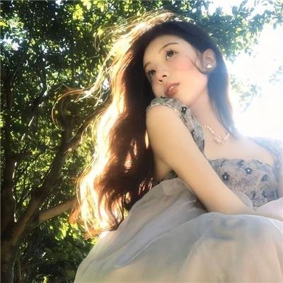俏如彩蝶飞飞飞